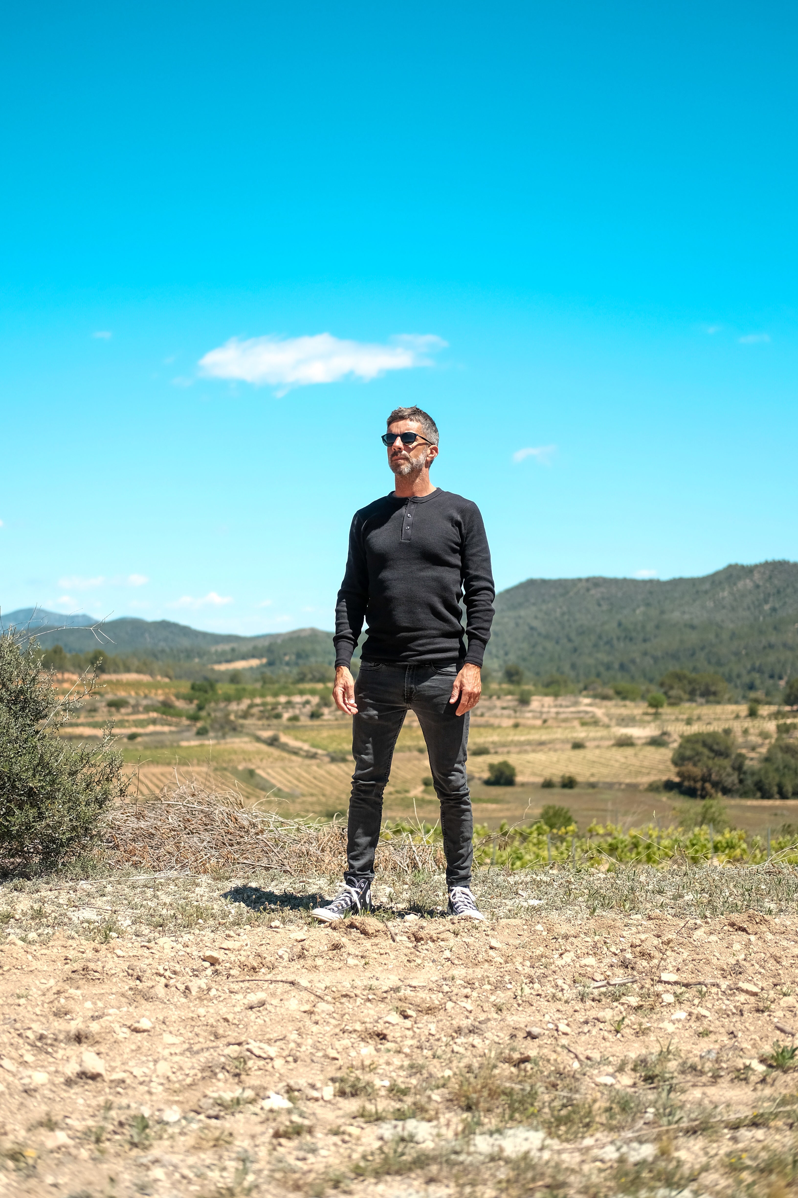 The-Henley-Shirt-Comeback-Your-Ultimate-Wardrobe-Staple Comfysocks