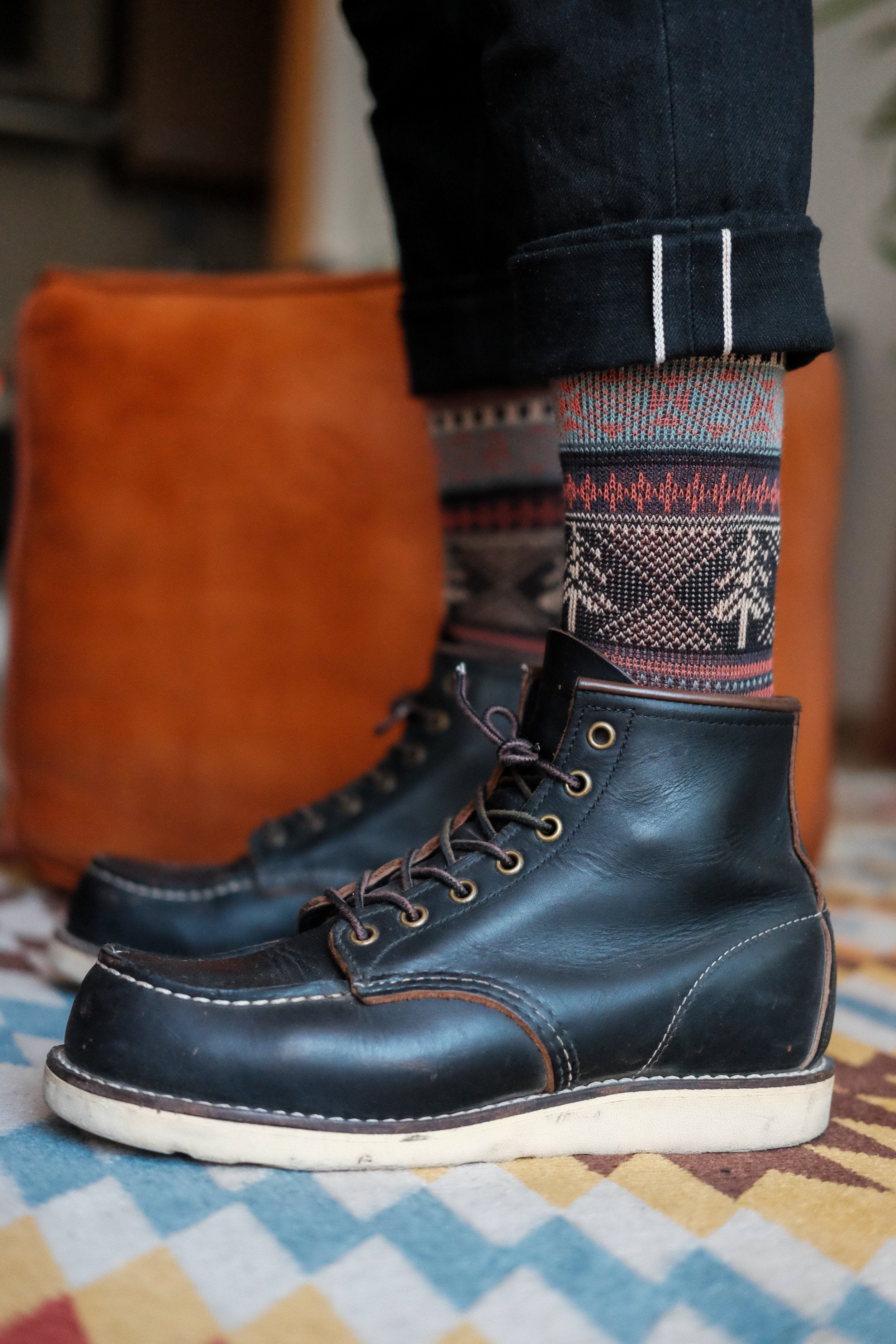 fumi black socks with redwing black boots