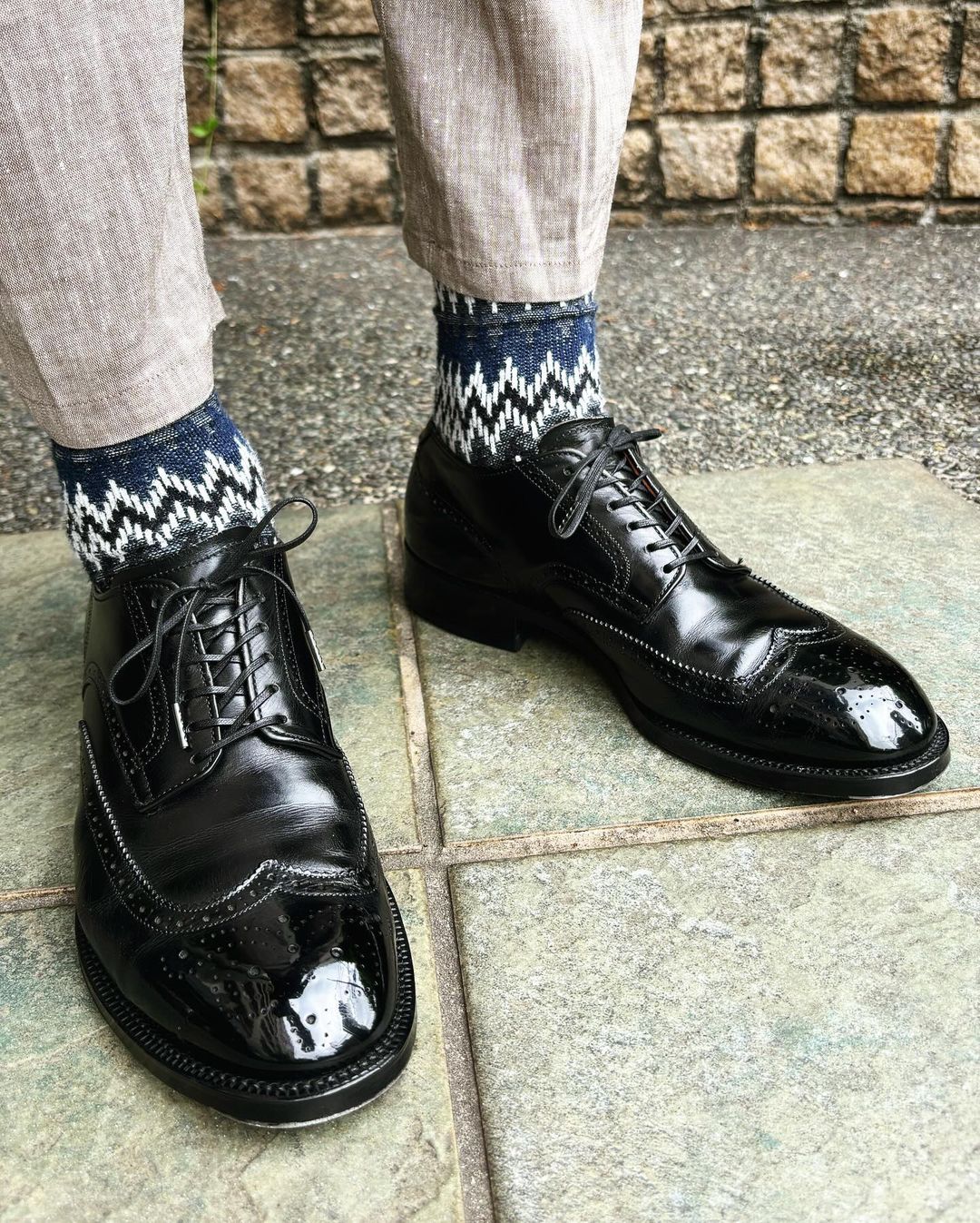 funky zig zag navy black socks COmfysocks