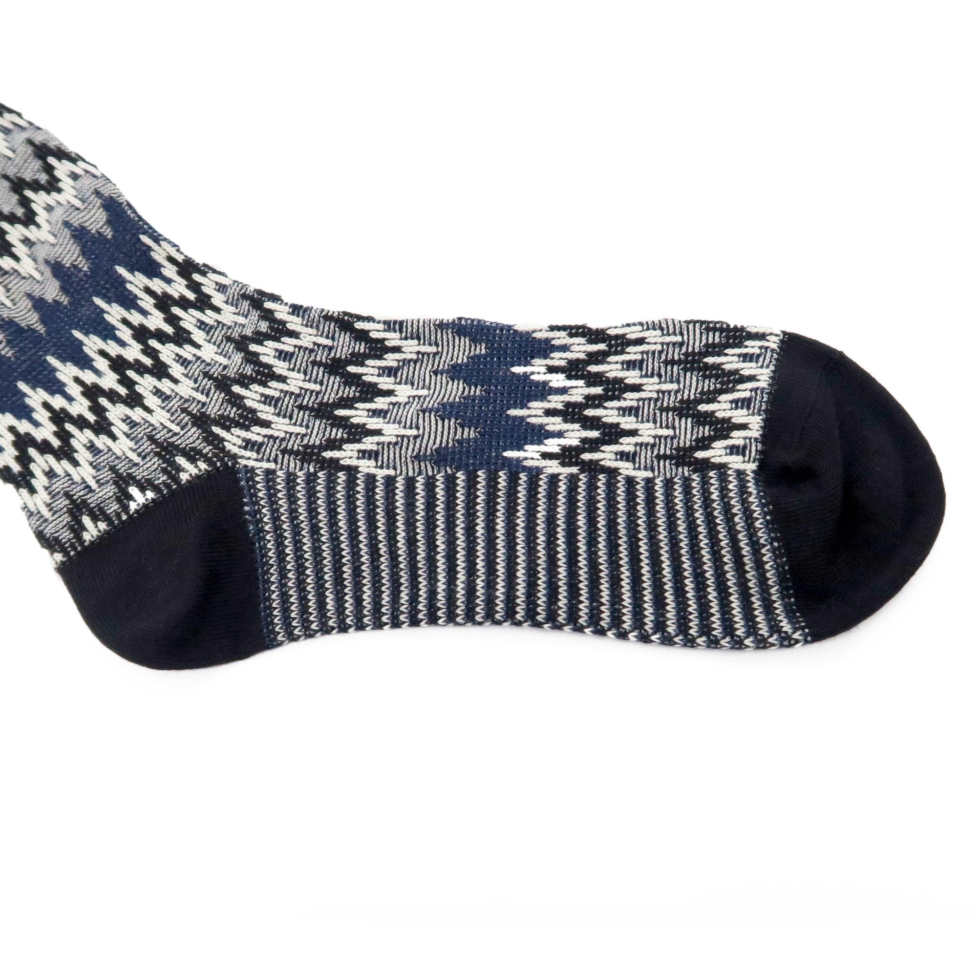 funky zig zag black socks - comfysocks