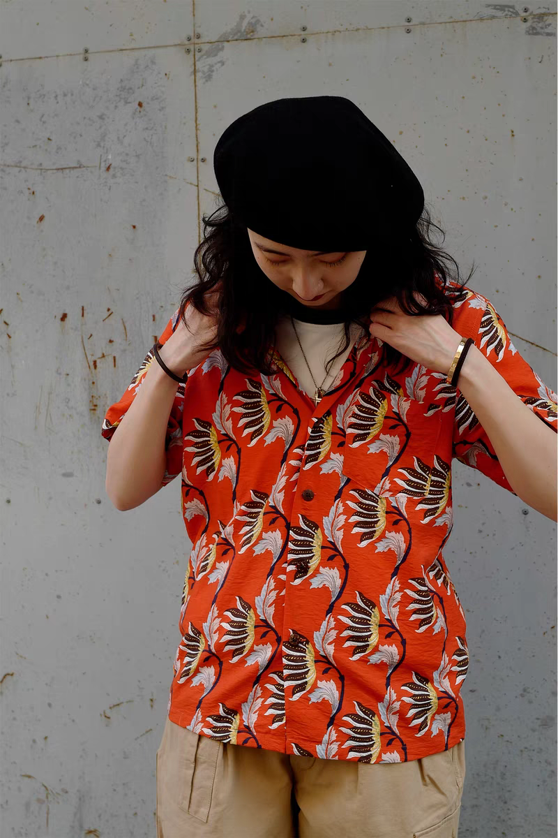 hare - red hawaiian shirt aloha Comfysocks