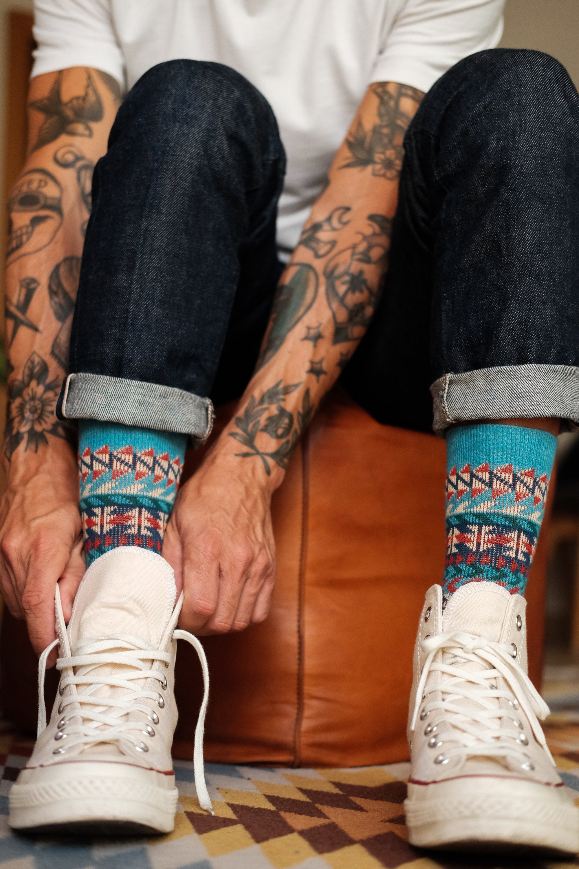 roku sky blue socks with converse