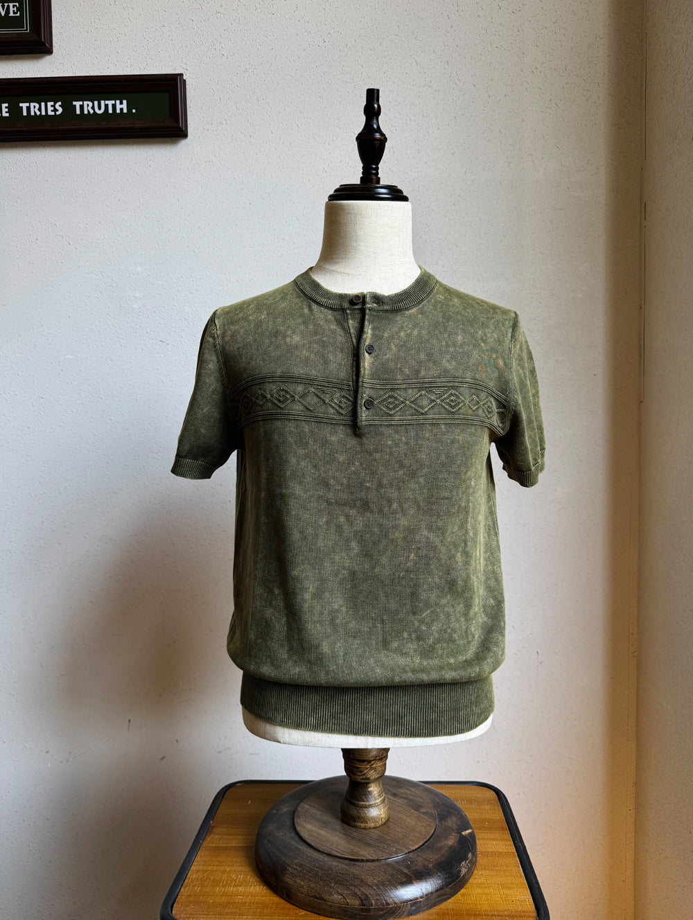 Heike – Vintage Wash Embroidered Henley