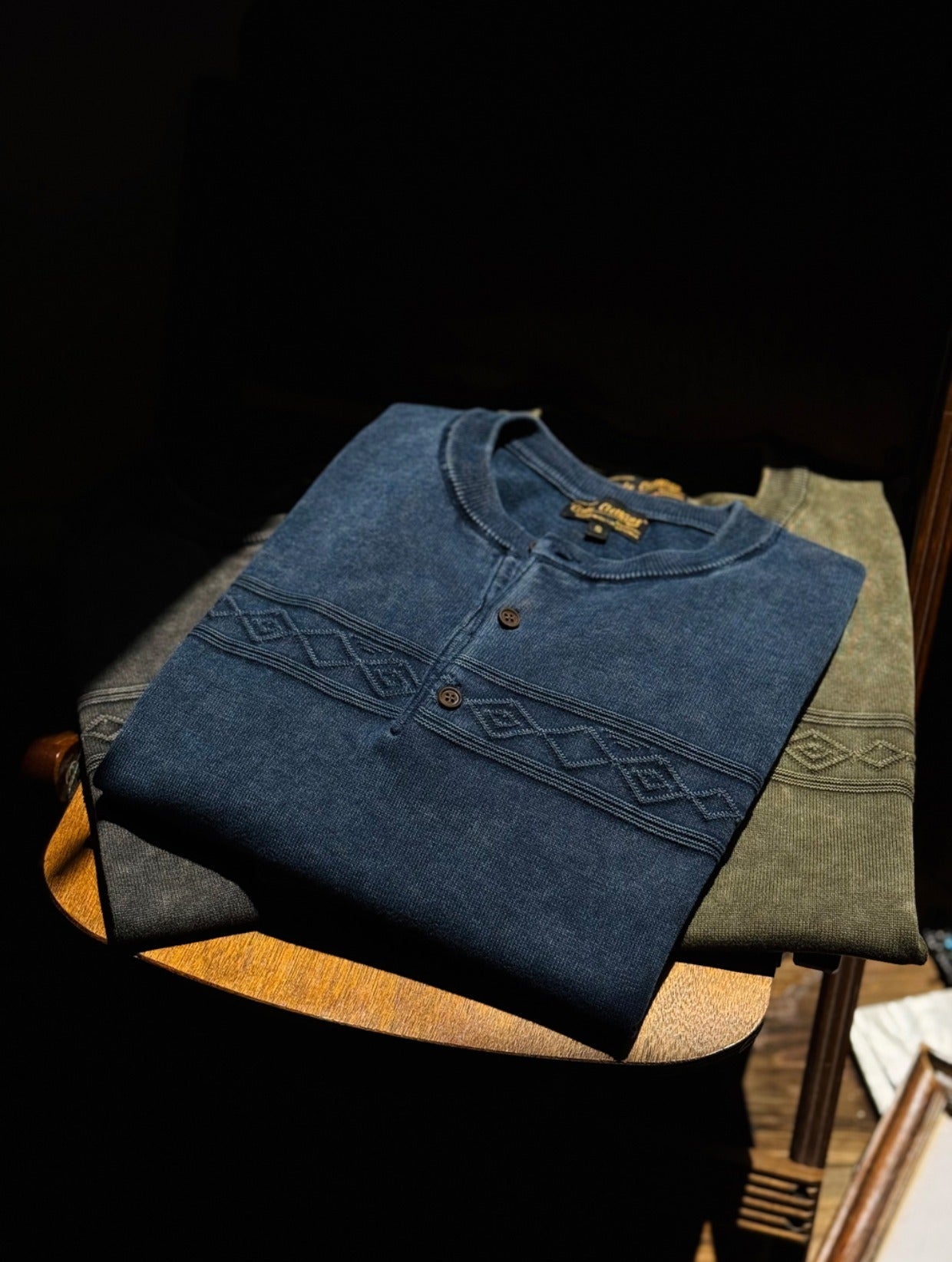 Heike – Vintage Wash Embroidered Henley