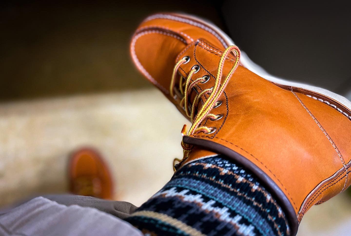 kuki black socks with redwings