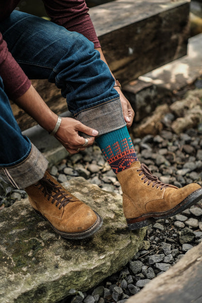 Casade blue socks pattern with brown boots - Comfysocks