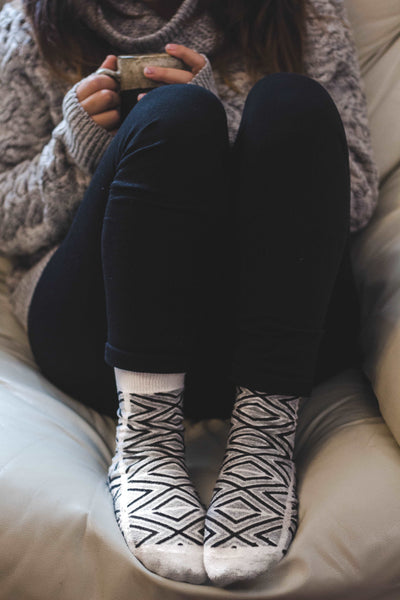maze square pattern sock in beige color