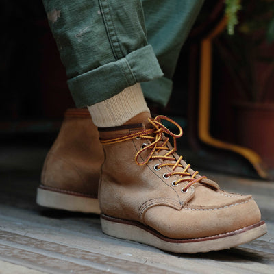 redwings beige boots with alfred knitted beige sock