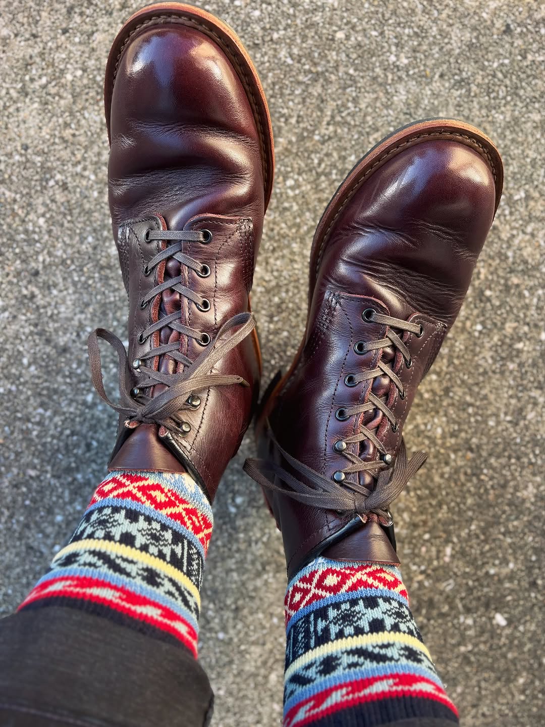 Boi blue and red tribal crew socks with dark brown leather boots – ComfySocks