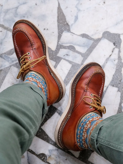 como socks with brwon redwing