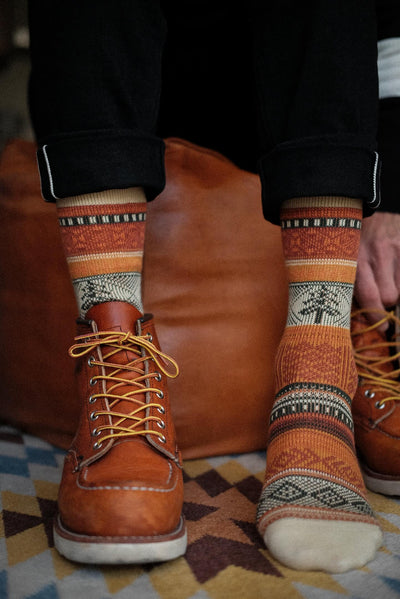 fumi beige socks with red wing Comfysocks