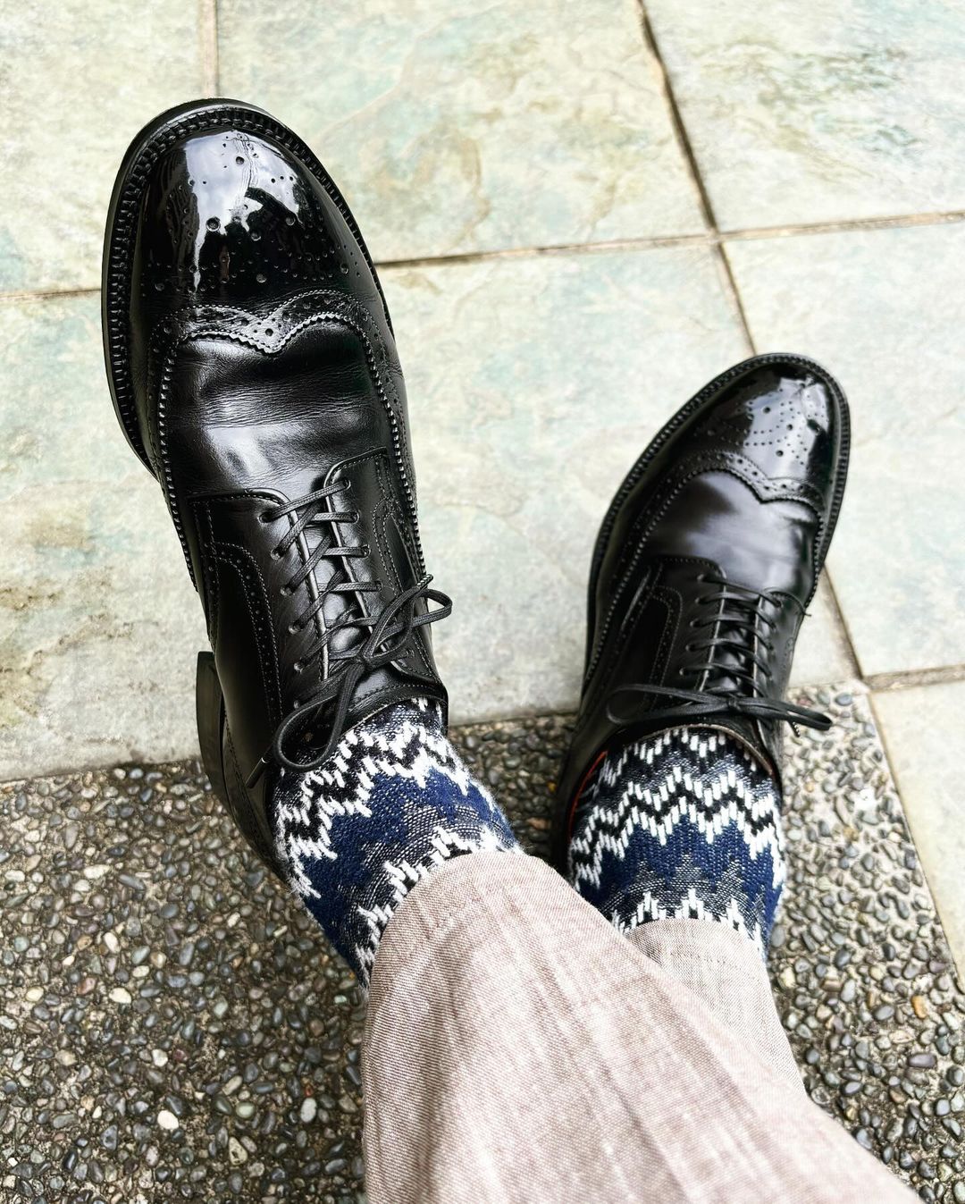 funky zig zag navy black socks Comfysocks
