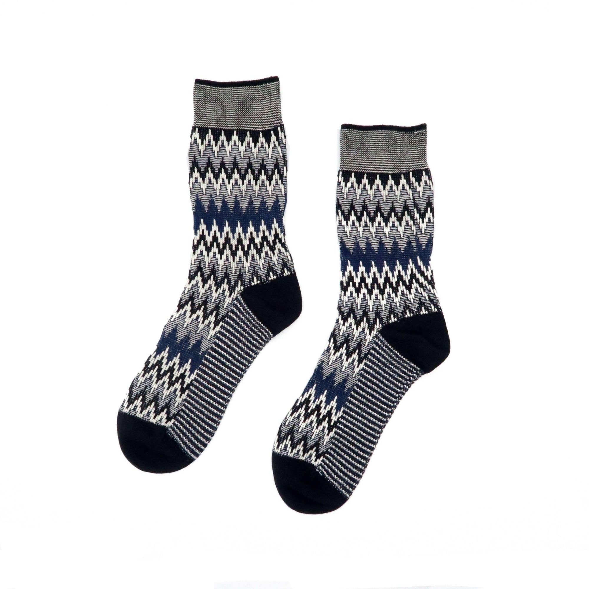 funky zaig zag black socks - comfysocks