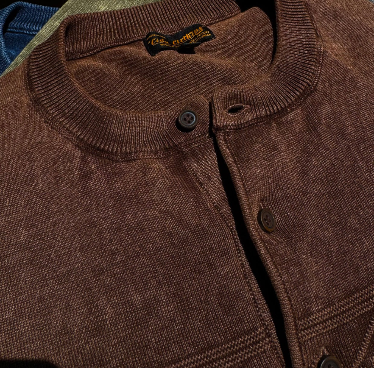 Heike – Vintage Wash Embroidered Henley