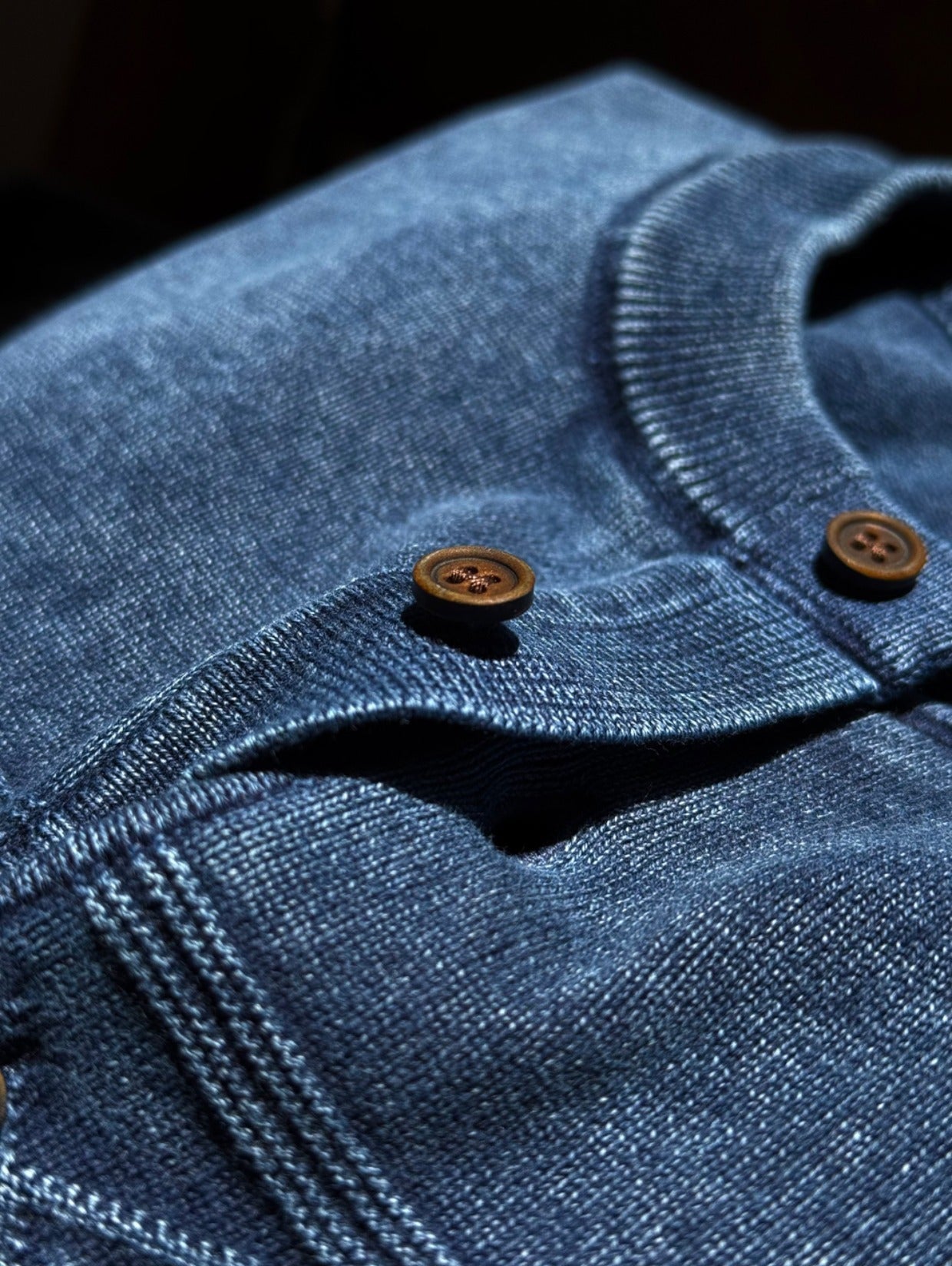 Heike – Vintage Wash Embroidered Henley