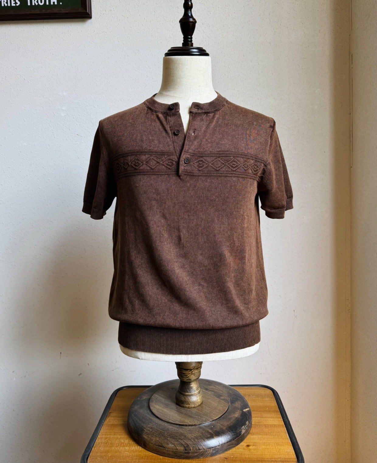 Heike – Vintage Wash Embroidered Henley