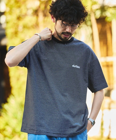 WILD THINGS x FREAK'S STORE Exclusive Micro-Stripe Logo T-Shirt