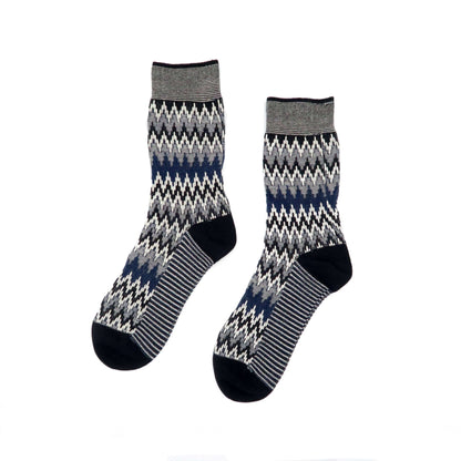 funky zig zag navy socks