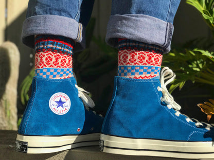 blue converse with geluk white socks